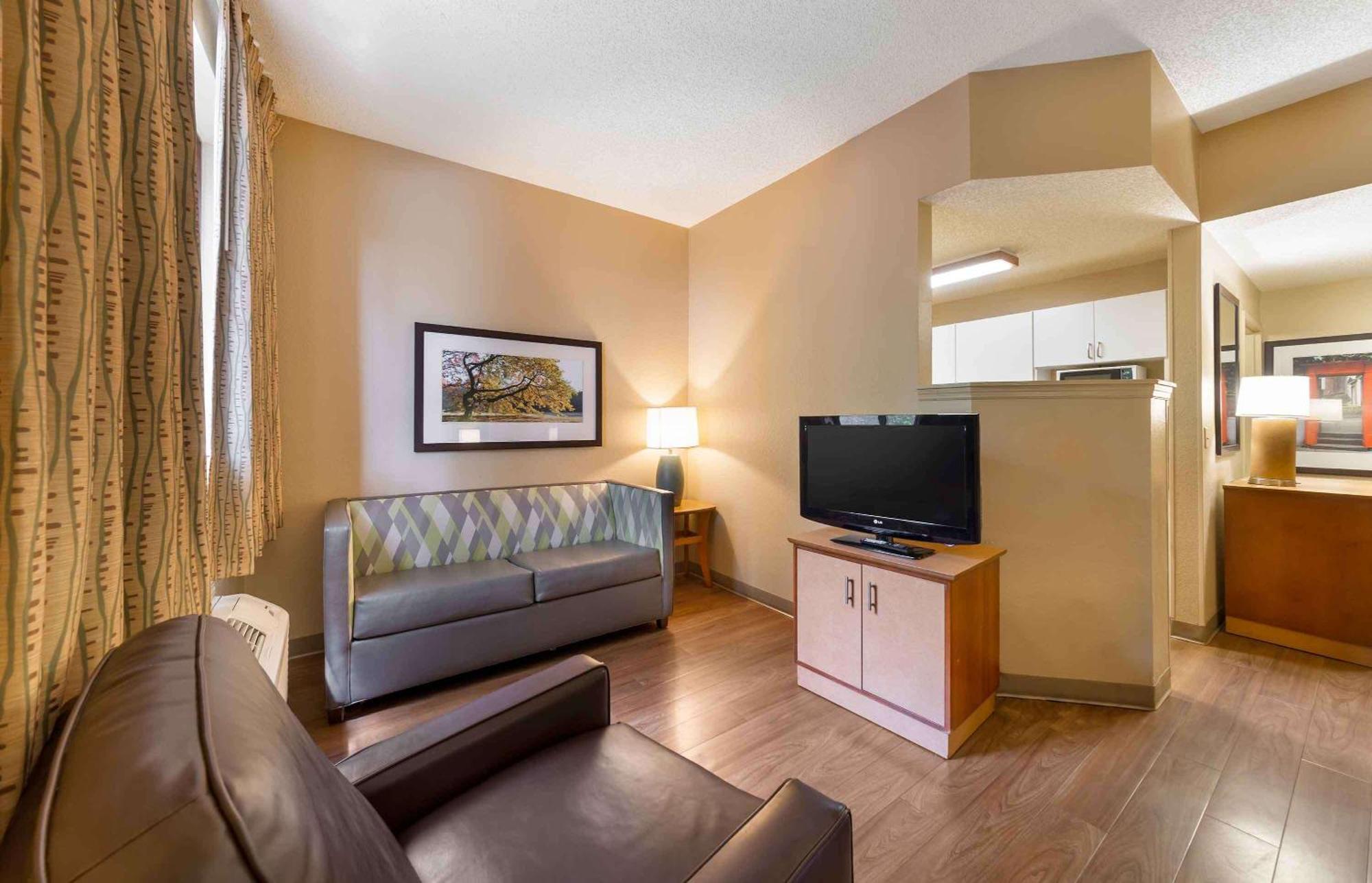 Extended Stay America Suites - Fort Lauderdale - Cypress Creek - Nw 6Th Way מראה חיצוני תמונה